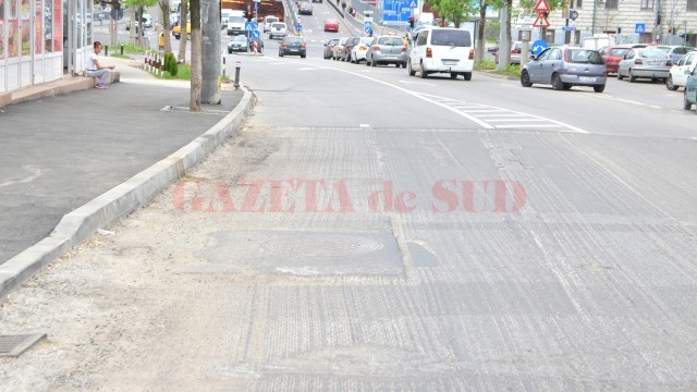 Oamenii legii au hotărât să amendeze cu 4.200 de lei SC Delta ACM pentru lucrările de pe bulevardul Carol I (Foto: GdS)