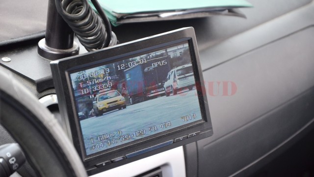 Aparatul radar a arătat că bărbatul a accelerat continuu până când l-a lovit pe agentul Serviciului Rutier (Foto: Arhiva GdS)