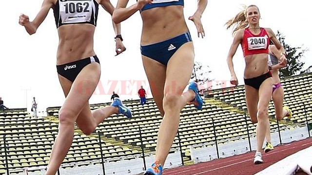 Mihaela Nunu (dreapta) va concura luna aceasta pentru CSM Craiova (foto: Facebook Mihaela Nunu)