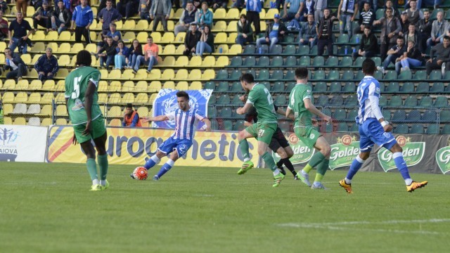 Alexandru Băluţă (la minge) a deschis drumul Craiovei spre victorie (galerie foto)