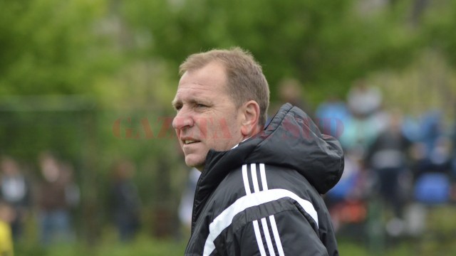Profesorul Paul Răducan, managerul Academiei „Gică Popescu“ _DSC0223