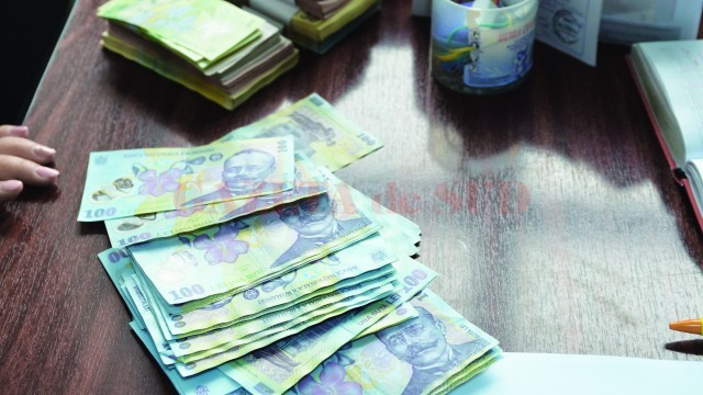 În total, în Oltenia s-au colectat la buget mai puțini bani din contribuțiile la Pensii și la Sănătate. Cauza majoră ar fi aceea că firmele aflate în insolvență, dar și altele au dat afară din angajați (FOTO: arhiva GdS)