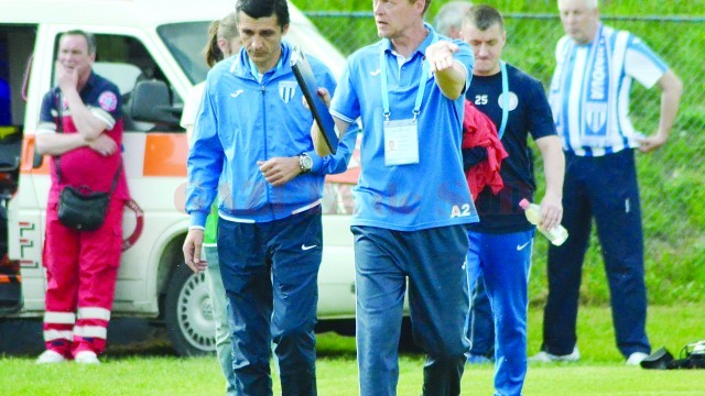 Antrenorii Daniel Mogoşanu (stânga) şi Victor Naicu sunt tot mai aproape să ducă pe CSU în Europa (Foto: Alexandru Vîrtosu)