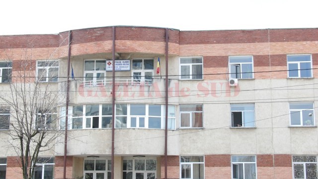 Oamenii legii au ridicat documente și de la Clinica de Psihiatrie a Spitalului „Dr. Stefan Odobleja“ Craiova (Foto: Arhiva GdS)