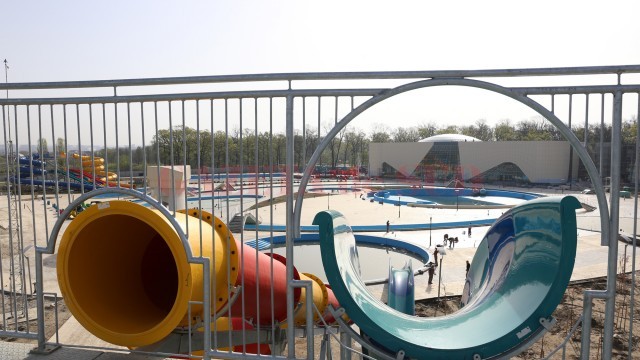 Water Park-ul din Craiova ar trebui dat în folosință în această lună, potrivit declarațiilor date de constructori în aprilie. Realitatea ar putea fi însă alta.