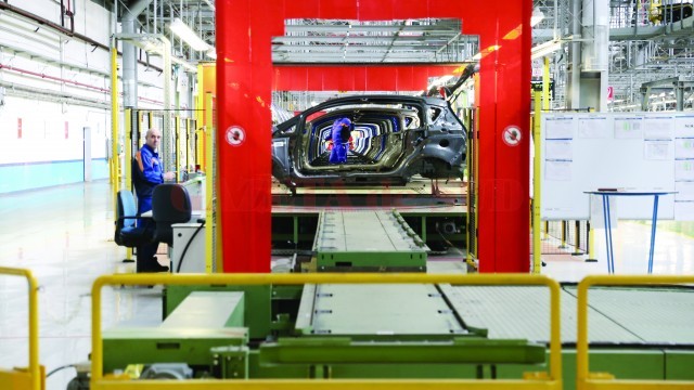 Ford a coborât pe locul șase în rândul angajatorilor doljeni, de pe locul patru anul trecut. Compania avea 2.665 de angajați în iunie 2015. Acum are mai puțin cu 34 de angajați.