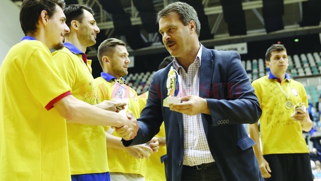Marius Barcan i-a felicitat pe voleibalişti pentru performanţa cuceririi titlului naţional