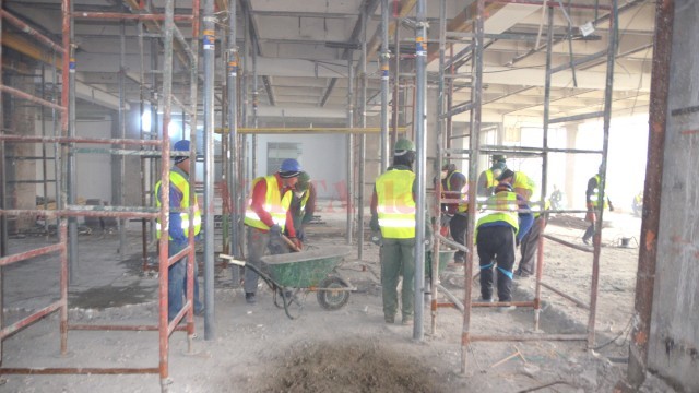 În construcții se așteaptă angajări. Rămâne de văzut dacă promisiunile unor firme de profil se vor concretiza în următoarele luni (FOTO: arhiva GdS)