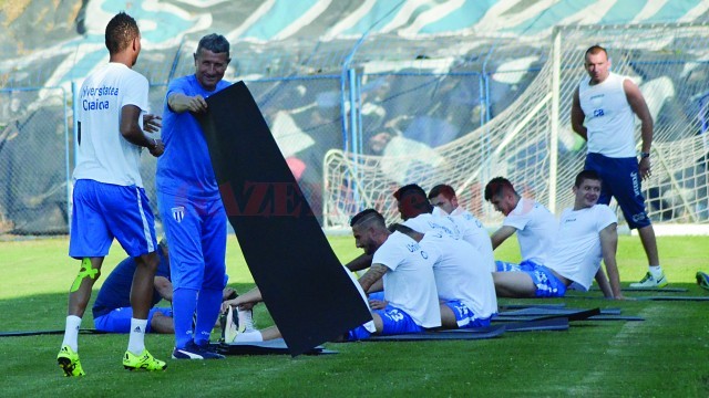 Gigi Mulţescu speră ca Nuno Rocha să-i ajungă rapid pe colegii săi din punct de vedere fizic, după ce a pierdut prima parte a pregătirii din Austria (Foto: Alexandru Vîrtosu)
