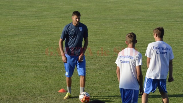 Calancea este, oficial, jucătorul Craiovei (foto: Alexandru Vîrtosu)