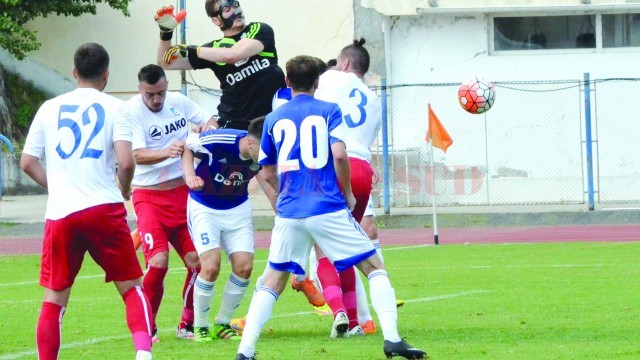 Portarul Laurențiu Popescu a fost împrumutat la Vâlcea doar pentru un amical (Foto: Alexandru Vîrtosu)