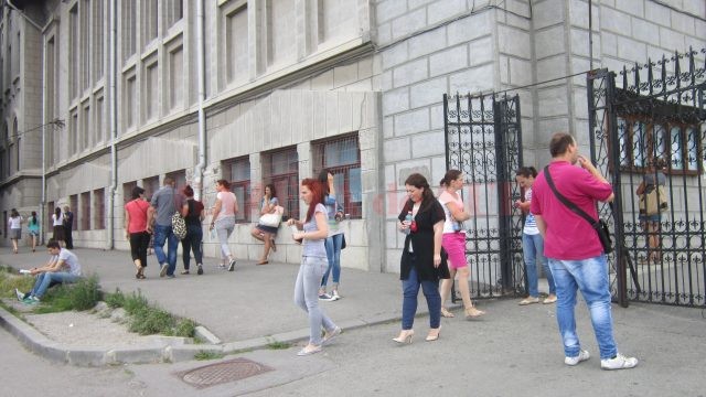 241 de cadre didactice s-au înscris anul acesta pentru susținerea examenului național de definitivat (Foto: Arhiva GdS)