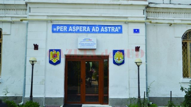 Elevii care doresc să se transfere la Colegiul Militar „Tudor Vladimirescu“ din Craiova își pot depune dosarele de înscriere până pe 29 iulie (Foto: Bogdan Grosu)