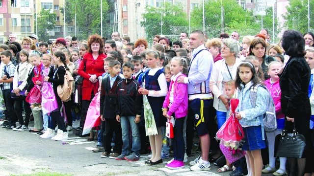 Anul școlar 2016 - 2017 începe pe 12 septembrie, cu festivitatea de deschidere (Foto: arhiva GdS)