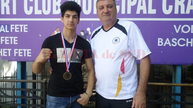 Vidu Junior Miclescu, alături de antrenorul său, Ion Joița