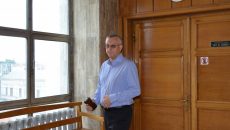 Directorul Diviziei Miniere din cadrul Complexului Energetic Oltenia, Daniel Antonie, este judecat la Tribunalul Gorj sub acuzaţia de abuz în serviciu