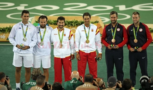 Horia Tecău şi Florin Mergea (în stânga) au fost învinşi în finala olimpică (foto: FRT)