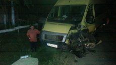Microbuzul a fost lovit în partea şoferului