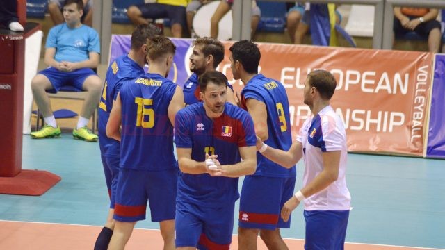 Voleibaliştii din Bănie au şanse mici să prindă locul doi, calificant la turneul de baraj (Foto: Alexandru Vîrtosu)