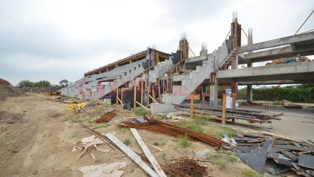 Aşa arată stadionul de atletism după doi ani de la începerea lucrărilor (Foto: Bogdan Grosu)