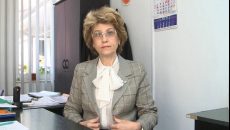 Procurorii DNA din Craiova au reținut că, în schimbul unor lucrări gata scrise, Ortanța Ciobanu a primit bani de la opt elevi ai Școlii Postliceale Sanitare Slatina