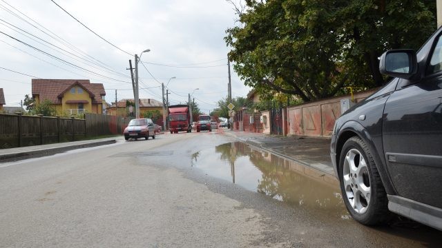 Strada Teilor, deși modernizată, este lipsită de canalizare pluvială