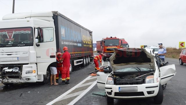 Potrivit proiectului Ministerului Finanțelor, șoferii își pot repara mașinile în baza propriei polițe RCA (Foto: GdS)