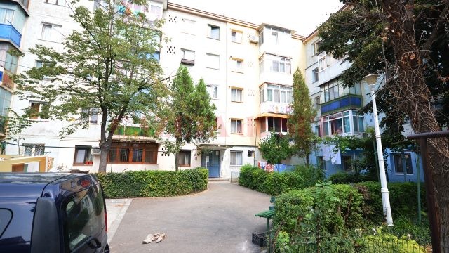 Scandalul a avut loc în blocul 30 din cartierul Craiovița Nouă, în care locuiește craioveanul în vârstă de 29 de ani (Foto: GdS)