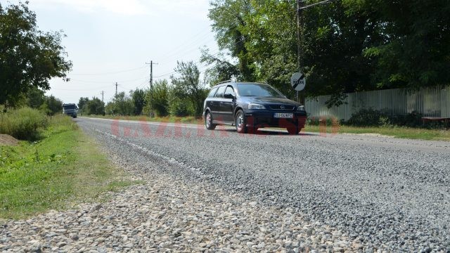 Șoferii care circulă pe DN 6B Craiova - Hurezani trebuie să respecte restricțiile de viteză, pentru a evita riscul producerii de incidente rutiere (Foto: Bogdan Grosu)