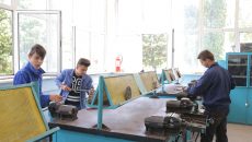 Elevii pot beneficia de diverse programe de sprijin financiar dacă frecventează școala (Foto: Arhiva GdS)