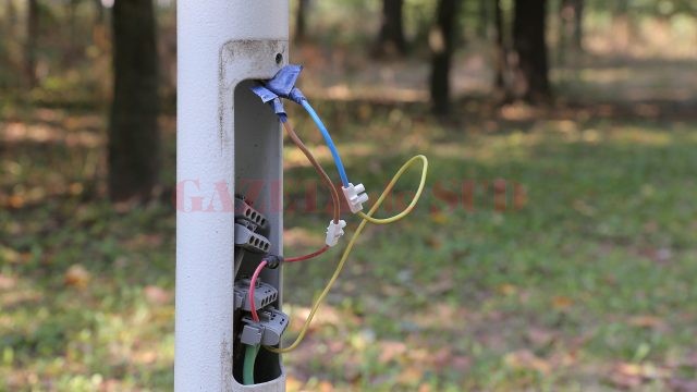 fire electrice lampadar1