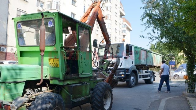 Golirea recipientelor de colectare selectivă prevede descărcarea acestora în autovehicule diferite 