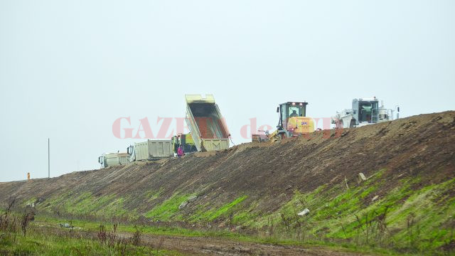  La Centura de Sud a Craiovei se lucra de zor luni după-amiază, pentru ca drumul să fie gata în luna decembrie