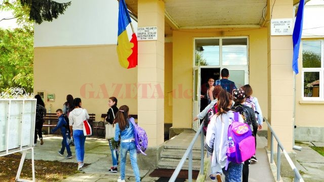 La liceul din Melineşti învață peste 700 de copii (Foto: Bogdan Grosu)