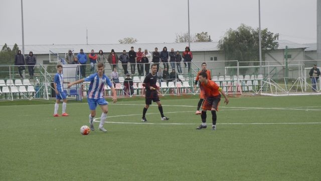 U17