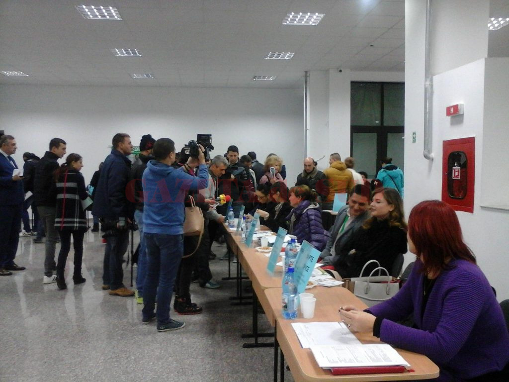 Absolvenţii au venit în număr mai mic decât anul trecut (Foto: Eugen Măruță)