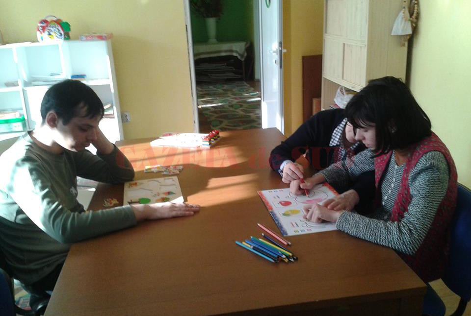 Cei diagnosticați cu autism au nevoie de terapie pe tot parcursul vieții (Foto: Arhiva ANCAAR, filiala Craiova)