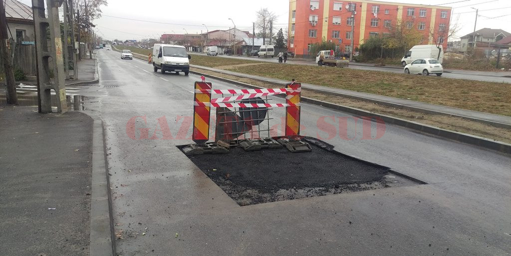 Conductele din subteran au contribuit la apariţia fisurilor de pe strada Râului (Foto: Claudiu Tudor)