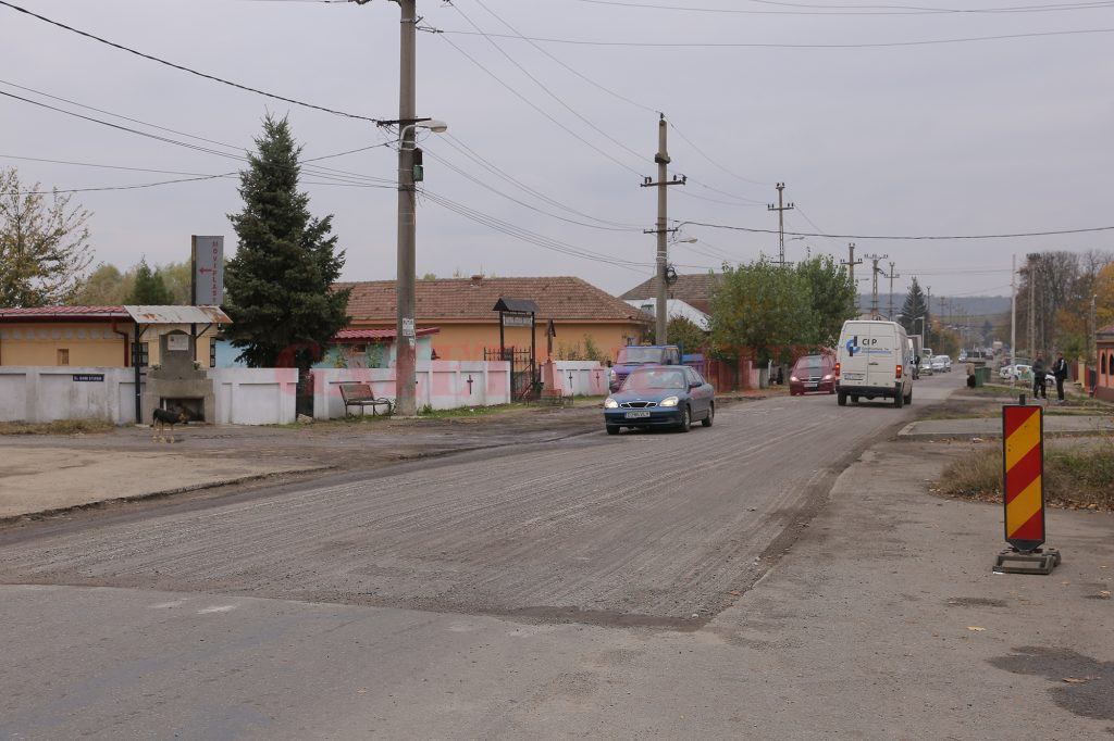 Singurul semn care avertizează asupra lucrărilor de reabilitare (Foto: Lucian Anghel)