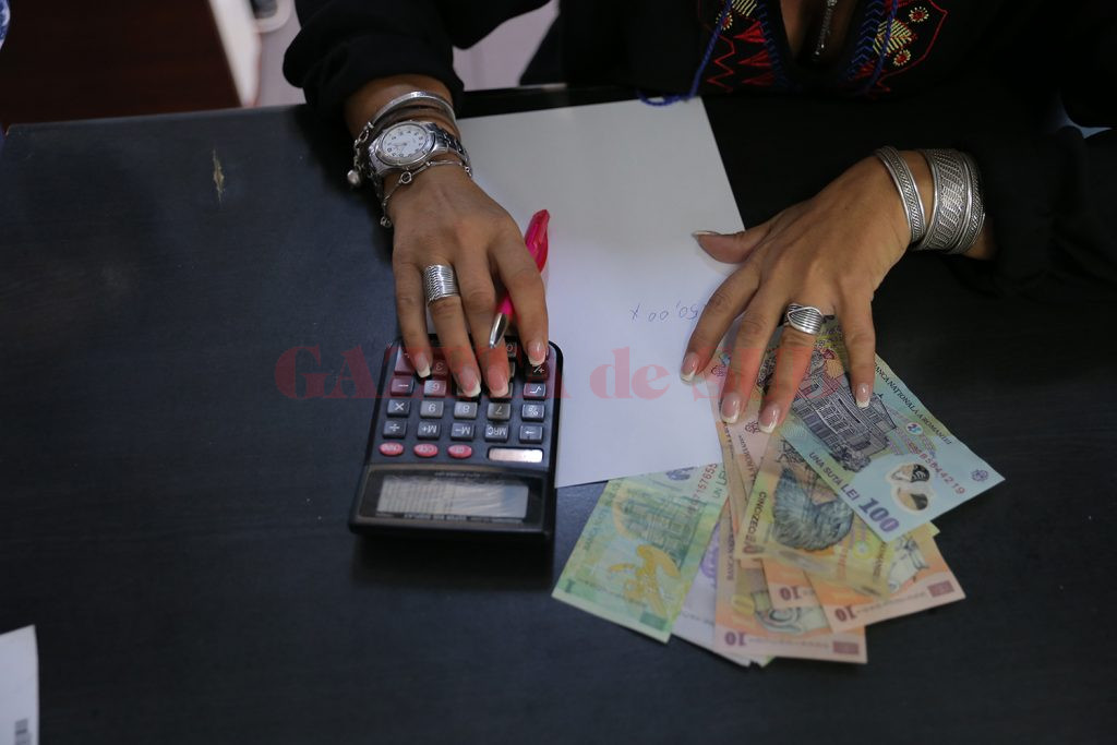 Unele persoane fizice, cu cât încasează mai mulți bani, cu atât cred că sunt mai presus de legea fiscală și ajung să datoreze sume uriașe la stat