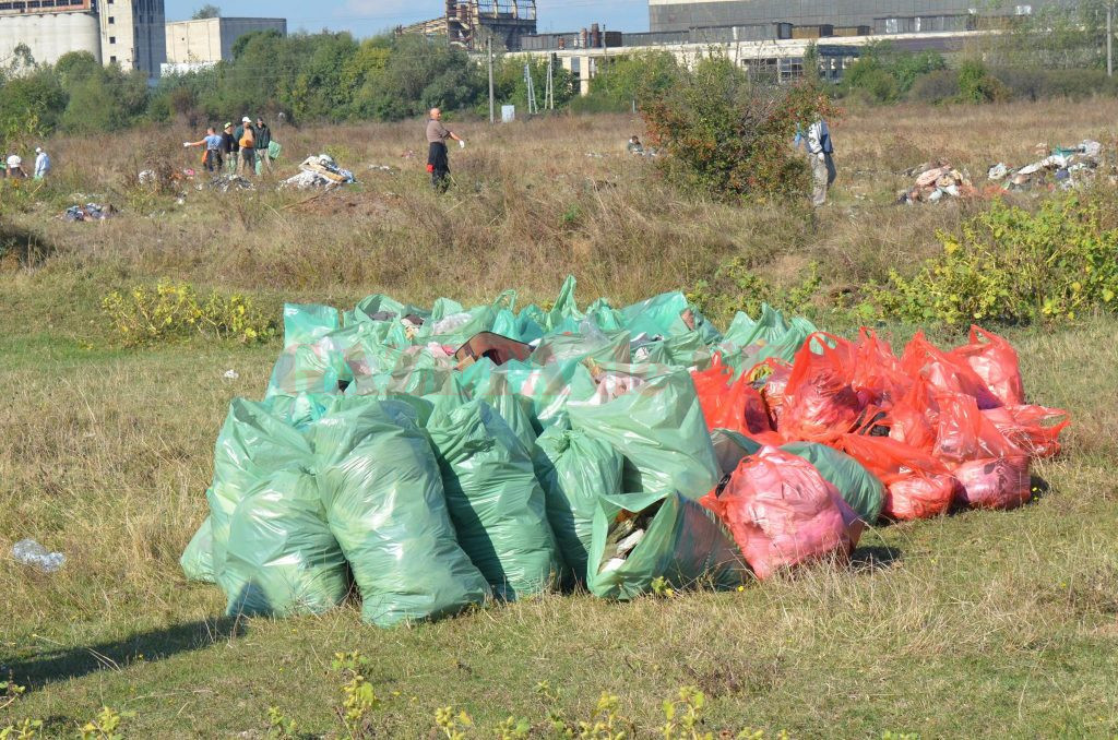 Gorjenii au fost printre cei mai harnici participanţi la acţiune (Foto: Eugen Măruță)