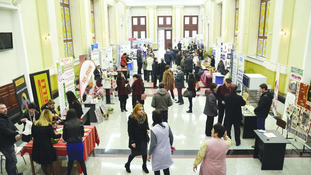 Expoziția „Fabricat în Oltenia“ are loc la Universitatea din Craiova (Foto: Bogdan Grosu)