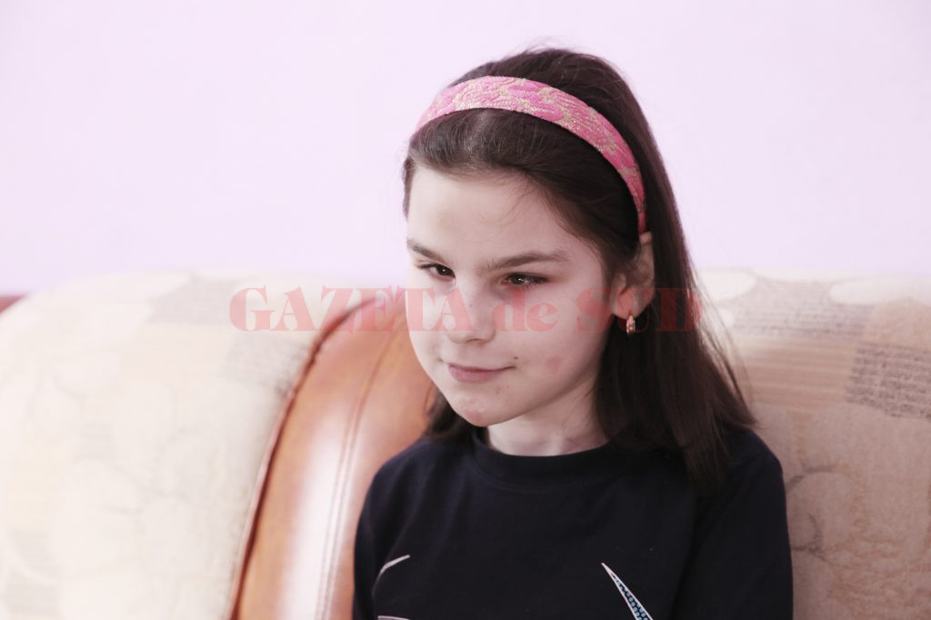 Nicoleta Călin, fetiţa din Orodel care învaţă la Şcoala Specială din Buzău