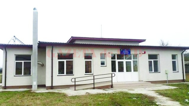 Grădinița Braloștița a fost finalizată în 2014 și a beneficiat de două inaugurări, fără să fie dată în folosință nici în prezent