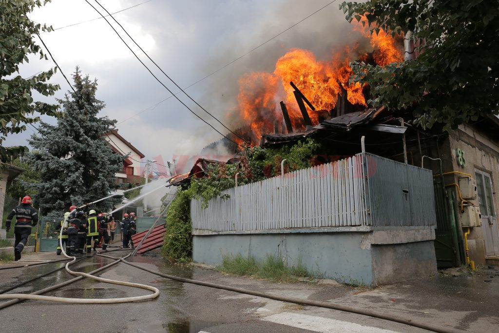 Incendiu la un imobil de pe strada Ștefan cel Mare