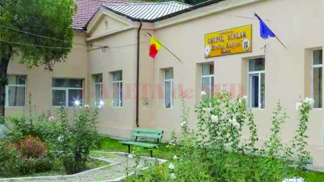 Un elev de la Liceul „Ștefan Anghel“ din Băilești a ajuns la spital, pentru îngrijiri medicale, fiind agresat în clasă, în timpul programului școlar de o persoană din afara liceului