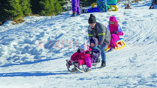 Copiii sunt aşteptaţi la săniuş la Rânca