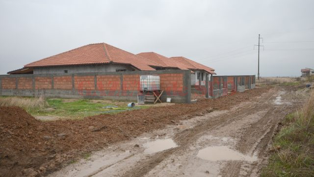 Așa arată străzile din cartierele cu ștaif învecinate orașului Craiova (Foto: Lucian Anghel)