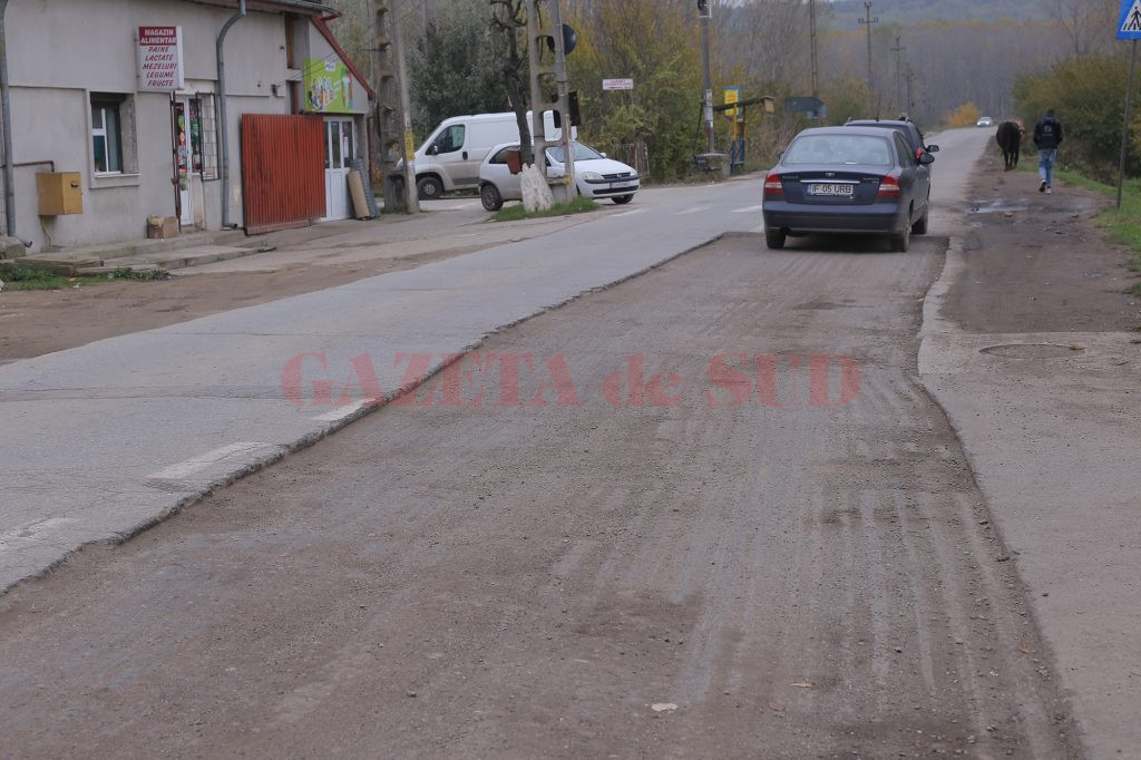 Strada Banu Stepan stă decopertată de o săptămână (Foto: Lucian Anghel)