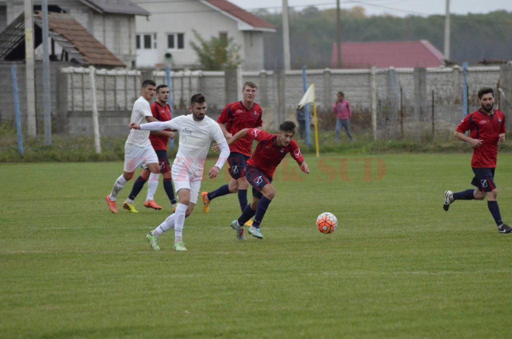 Dănuț Stancu speră ca în 2017 să-i meargă mai bine echipei CS Podari (Foto: Alexandru Vîrtosu)